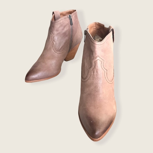 Frye Reina Genuine Leather Cute Ash Ankle Booties - Picture 13 of 16